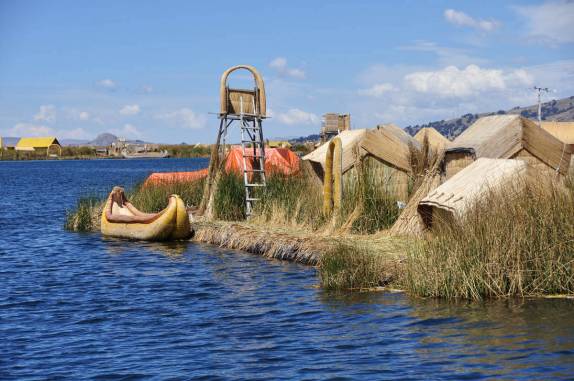 As Islas Flotantes, no lago Titicaca, perto de Puno, no Peru